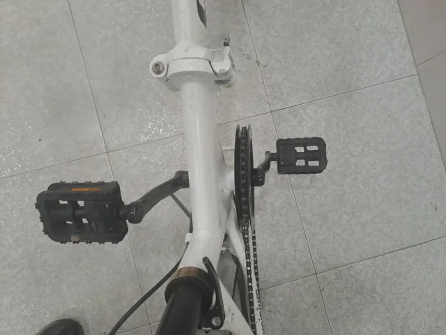 Bicicleta Plegable GT Blanca
