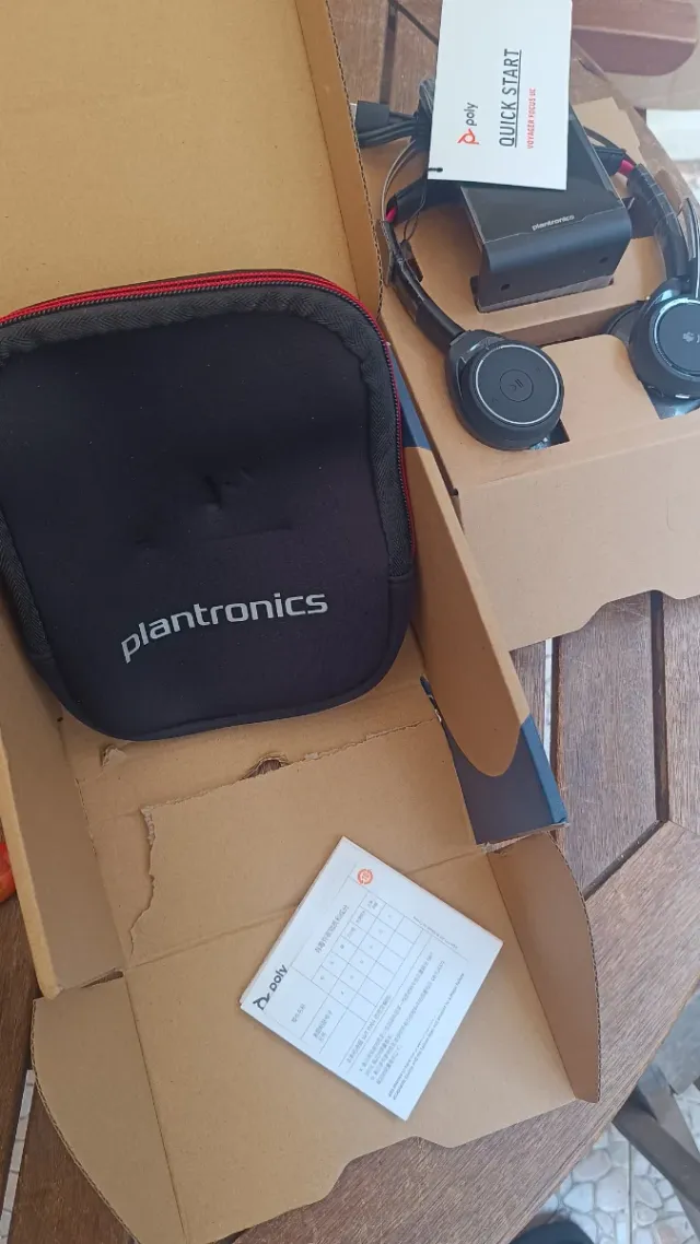 Plantronics Voyager Focus UC B825 Auriculares