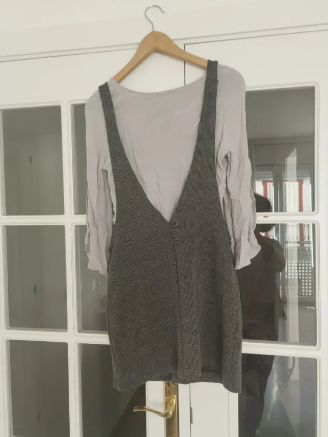 Conjunto Noon: peto y blusa gris