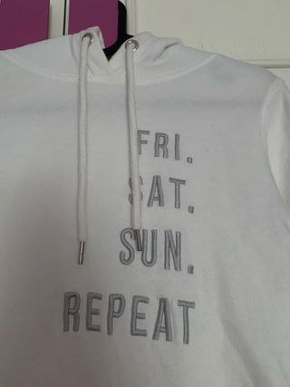 Sudadera Blanca con capucha