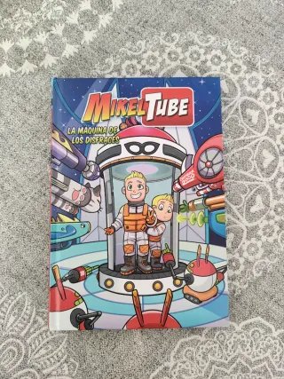 La máquina de los disfraces (MikelTube 2)