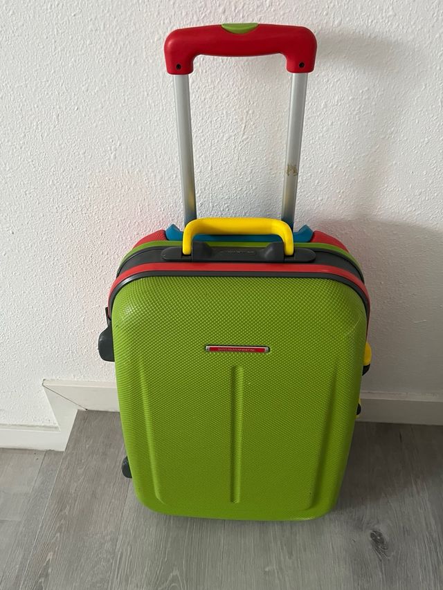 Conjunto Benetton: Maleta de mano y neceser