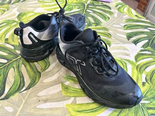 Zapatillas deportivas negras talla 43