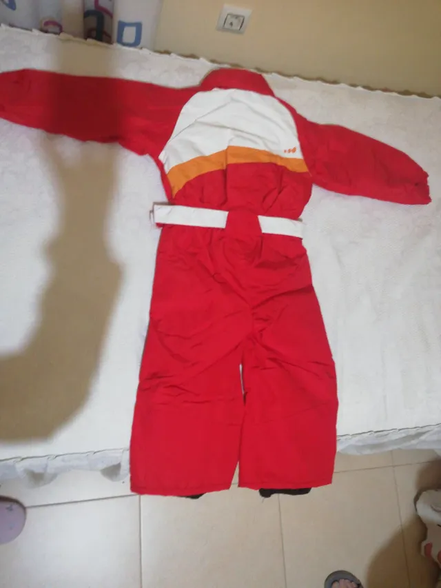 Traje de esquí infantil rojo