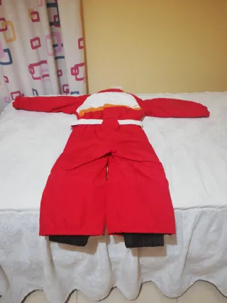 Traje de esquí infantil rojo