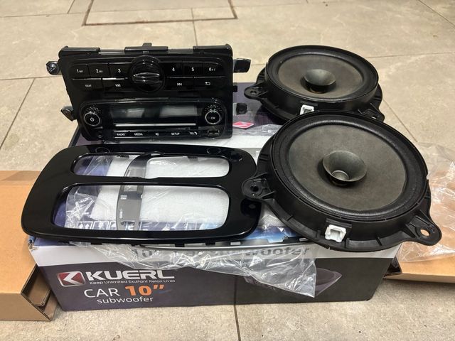 Radio Smart 453 con altavoces