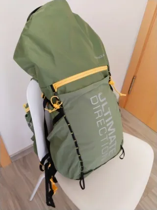 Mochila Ultimate Direction Fastpack 40 nueva.