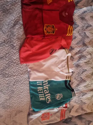 Lote 4 Camisetas Fútbol (España, Real Madrid)