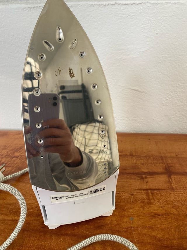 Plancha de ropa Taurus