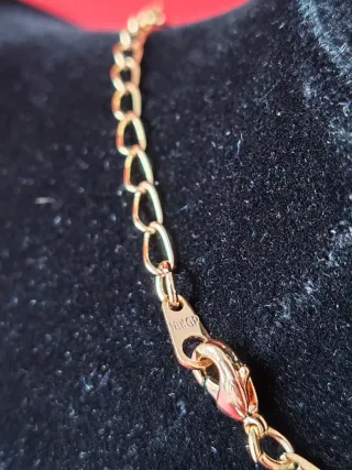 Collana con ciondolo serpente dorato