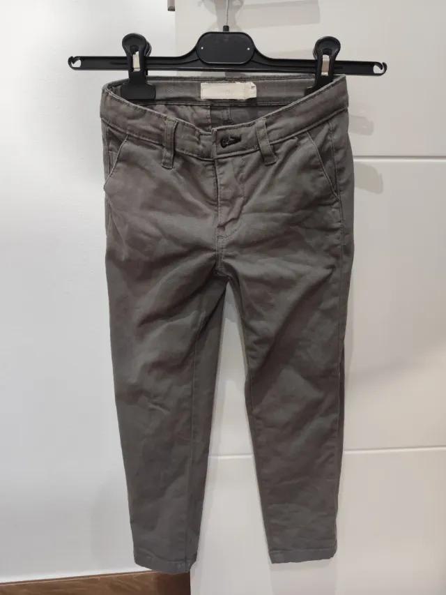 Pantalones grises de vestir para niño talla 5-6