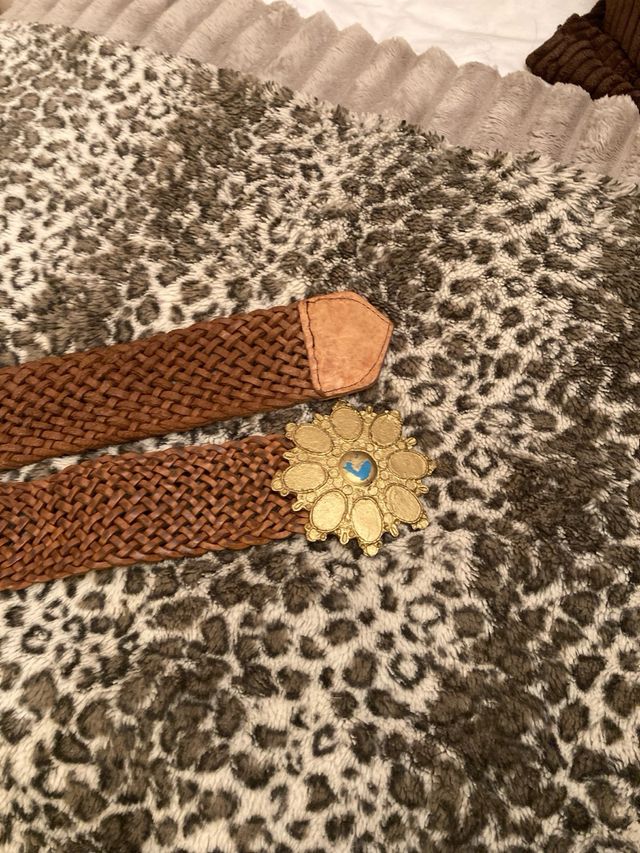 Cinturón Cuero Trenzado Hebilla Dorada