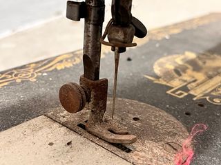 Máquina de coser Singer antigua