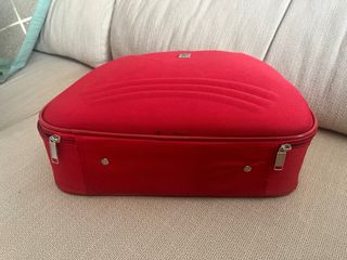 Maletín de mano de viaje rojo