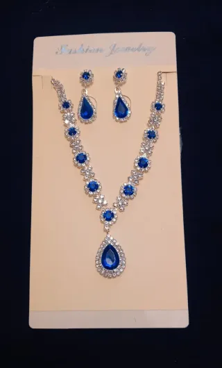 Conjunto collar y pendientes azul plata
