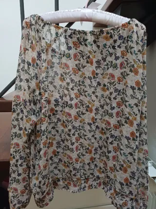 Blusa Stradivarius fantasia floreale