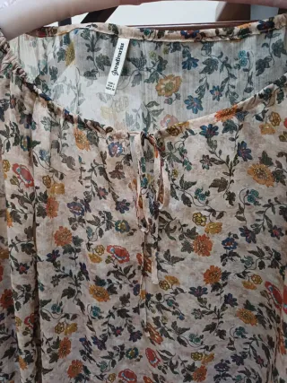 Blusa Stradivarius fantasia floreale