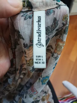 Blusa Stradivarius fantasia floreale