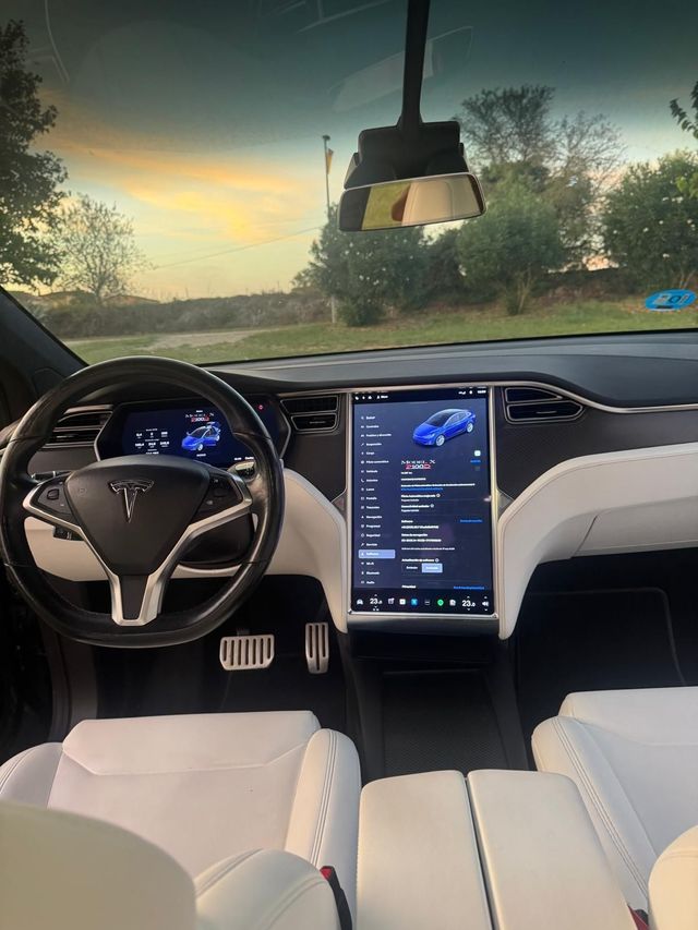 Tesla Model X P100D 4WD
