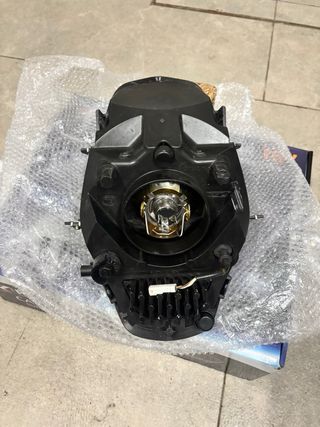 Faro KTM 1290 Super Duke (2014) con desperfectos