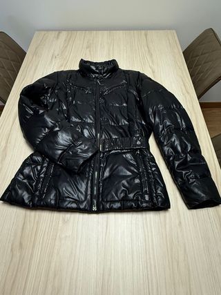 Preciosa Chaqueta Geox de Mujer Negra Plumas