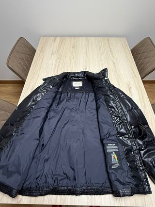 Preciosa Chaqueta Geox de Mujer Negra Plumas