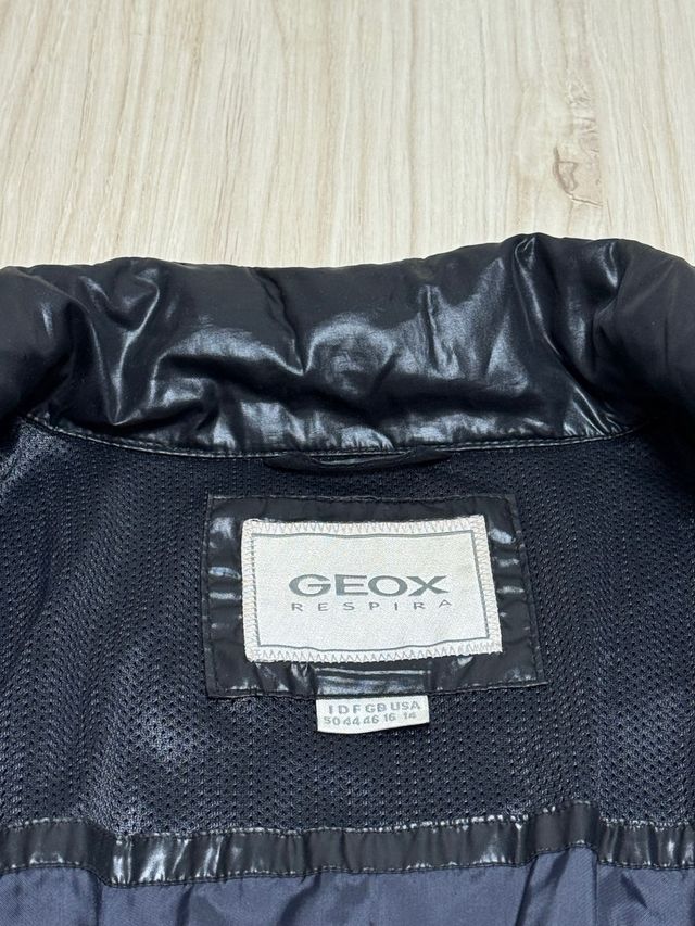 Preciosa Chaqueta Geox de Mujer Negra Plumas
