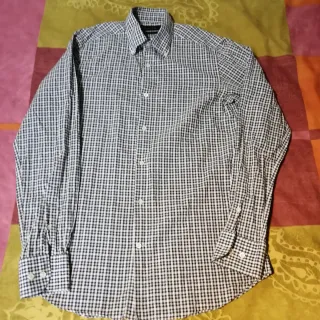 Camisa Massimo Dutti cuadros blanco y azul marino.