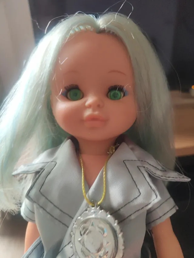 Nancy Selene antica con abbigliamento aggiornato + regalo