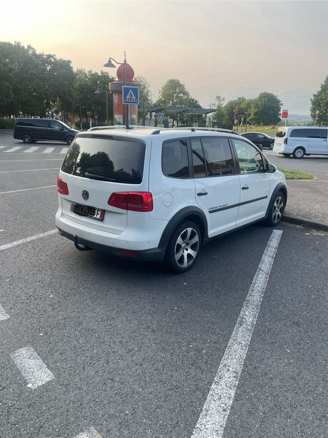 Volkswagen Touran cross