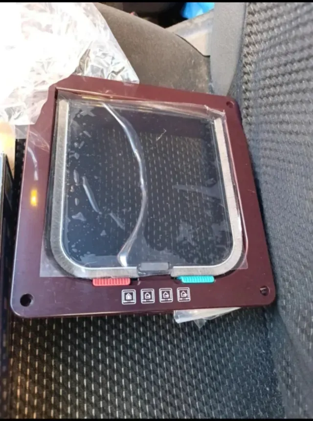 Gatera marrón nueva