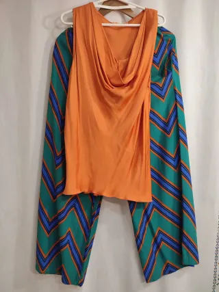 Conjunto pantalón y blusa estampado