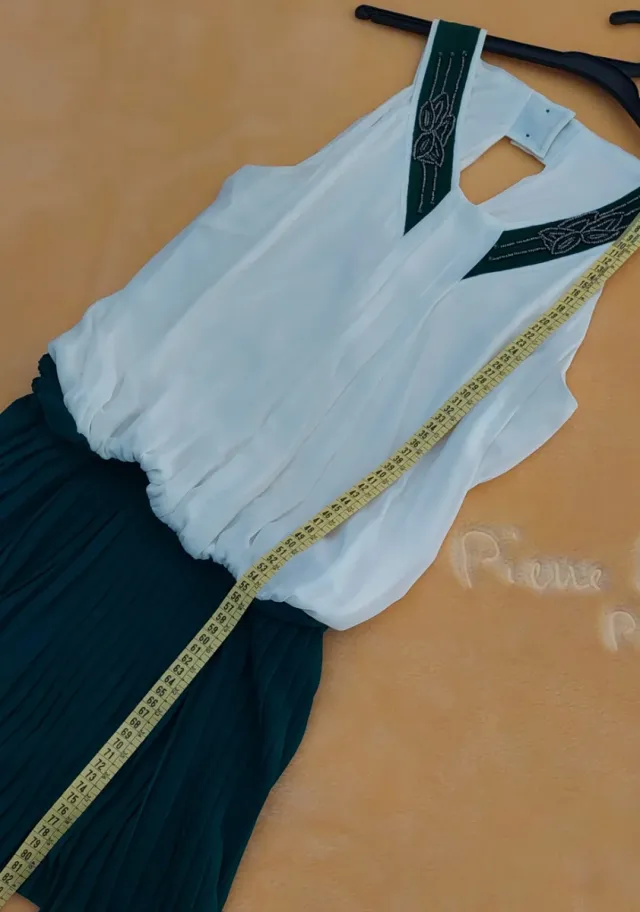 Vestido de cóctel blanco y verde