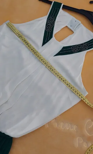 Vestido de cóctel blanco y verde