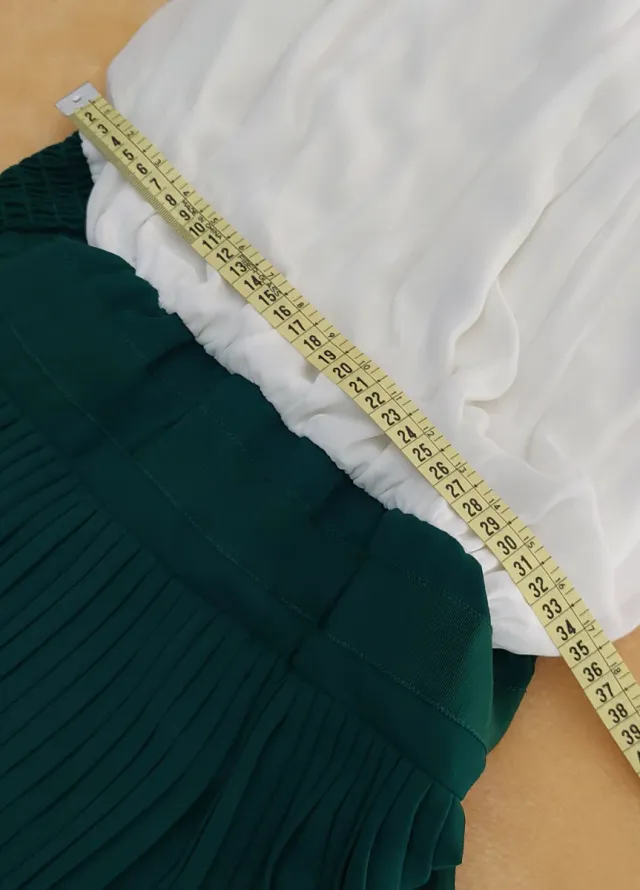 Vestido de cóctel blanco y verde