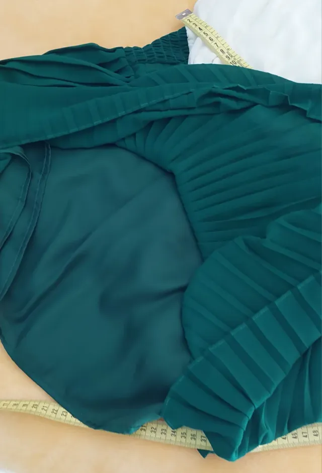 Vestido de cóctel blanco y verde