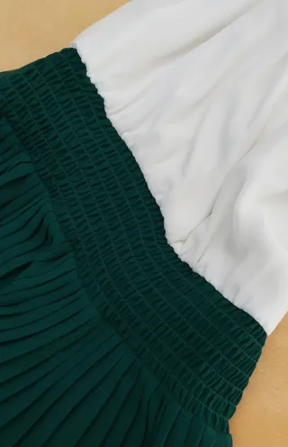 Vestido de cóctel blanco y verde