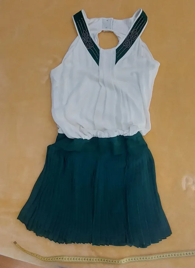Vestido de cóctel blanco y verde