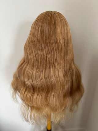 Peluca 100% Natural Ondulada Rubia sin pegamento