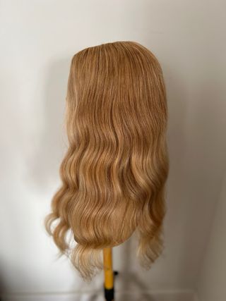 Peluca 100% Natural Ondulada Rubia sin pegamento