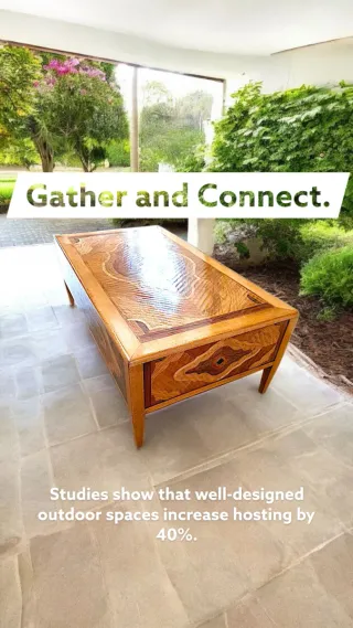 Tavolino da salotto in legno intarsiato