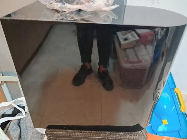 Osmosis de diseño curvo negro