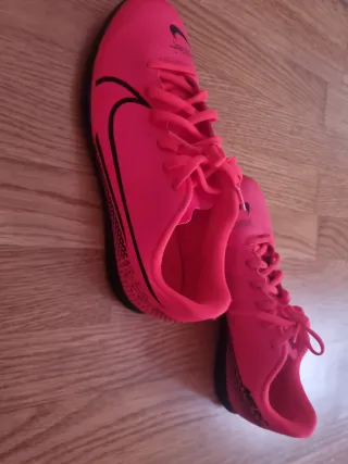 Botas de fútbol Nike perfectas.  Talla 36.5