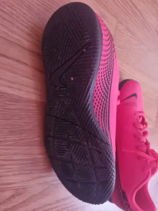 Botas de fútbol Nike perfectas.  Talla 36.5