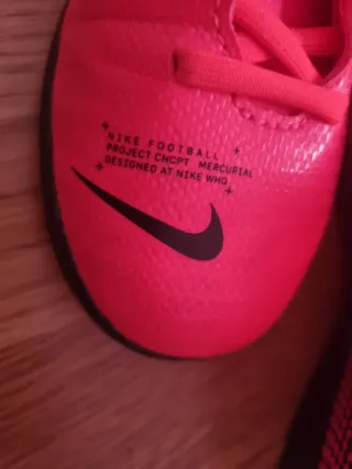 Botas de fútbol Nike perfectas.  Talla 36.5