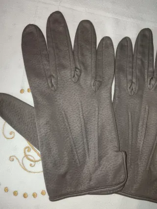 Guantes tacto piel Señora/Caballero. Antiguos.