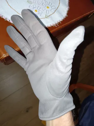 Guantes tacto piel Señora/Caballero. Antiguos.