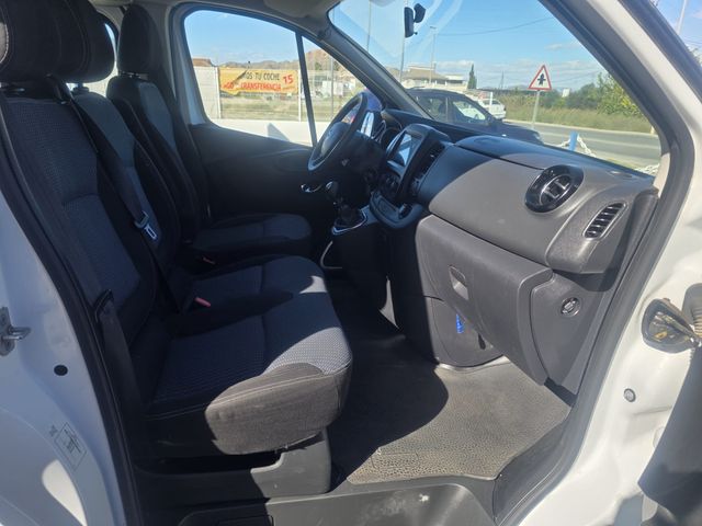 Opel Vivaro - 6 PLAZAS -