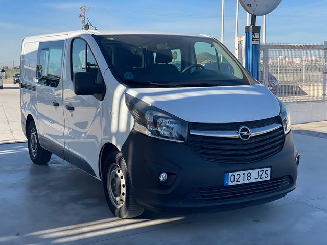 Opel Vivaro - 6 PLAZAS -