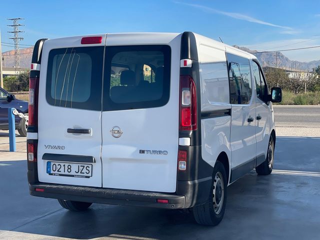 Opel Vivaro - 6 PLAZAS -